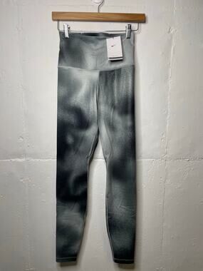 NEW Nike One Women's Black/GRAY Printed High-Rise Training Leggings Size XS